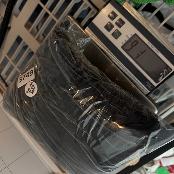 Eliza J Wrap Draped Look‎ Long Sleeves V-neck Velvet Jumpsuit Gray Size 0 - Picture 12 of 12